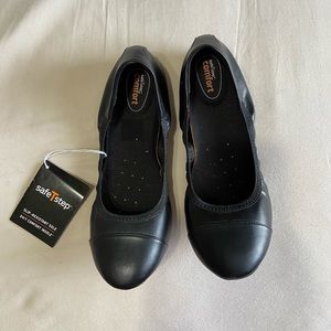 Slip resistant flats